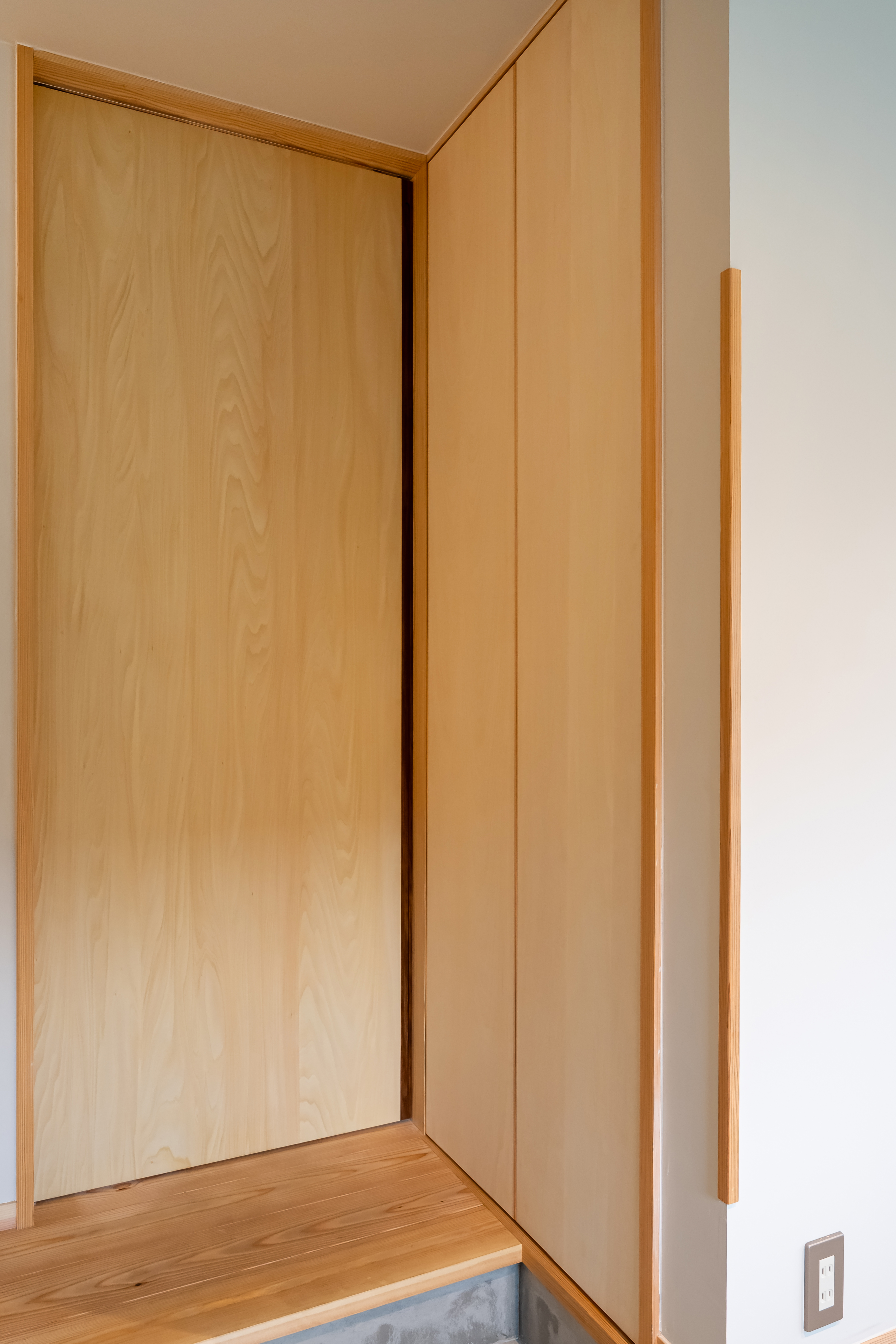 木目の美しい造作家具の納まり